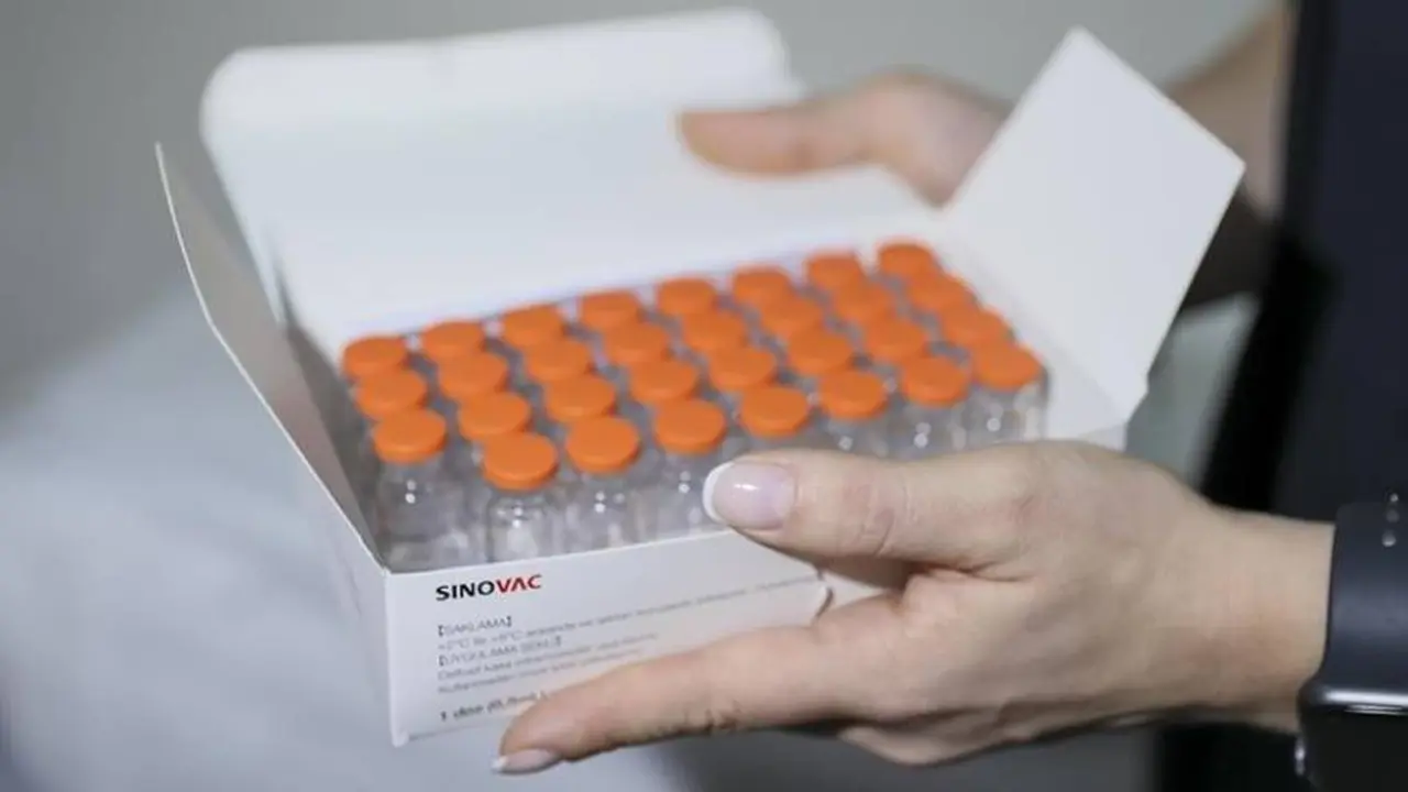 Pronostican un superávit de producción de vacunas contra el Covid-19 en el 2022