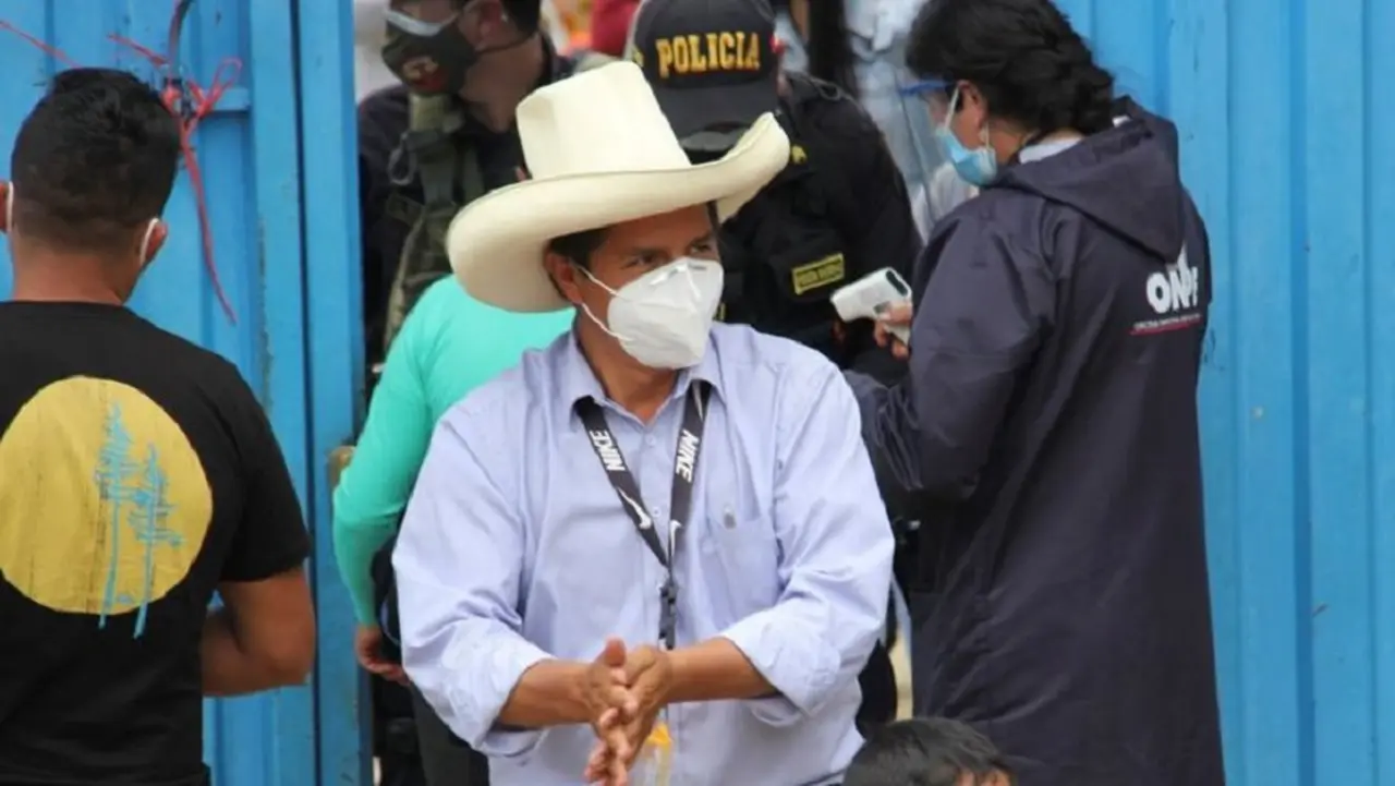 Peruanos también quieren escapar de su tierra.