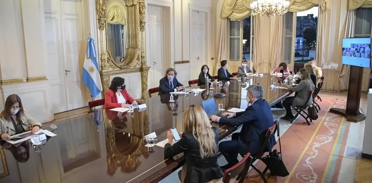 os expertos recomendaron al Gobierno restricciones más duras: cerrar todo por poco tiempo