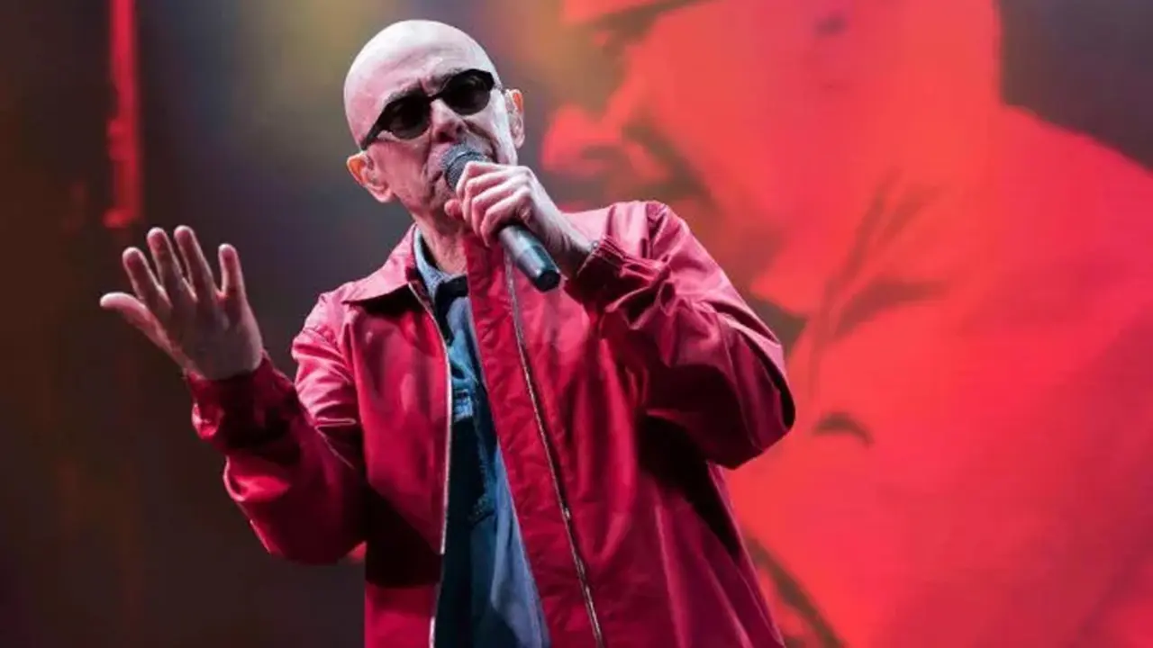 El Indio Solari recientemente dio un show vía streaming.