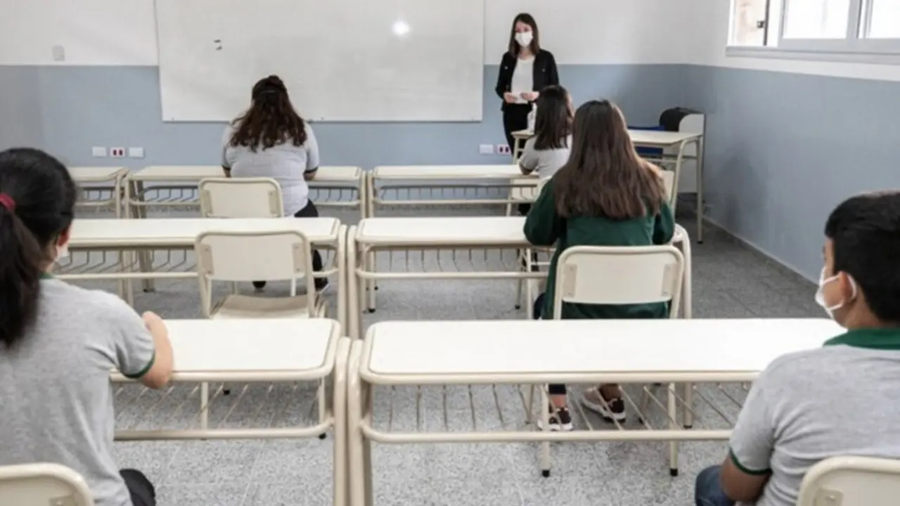 Para el funcionario, el corte en la nocturnidad y el cierre de las escuelas son, en general, las medidas 