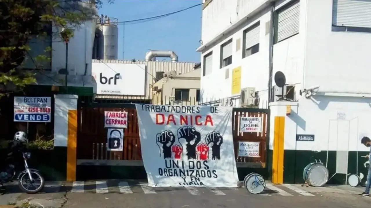 Dánica parará sus plantas por falta de insumos importados.