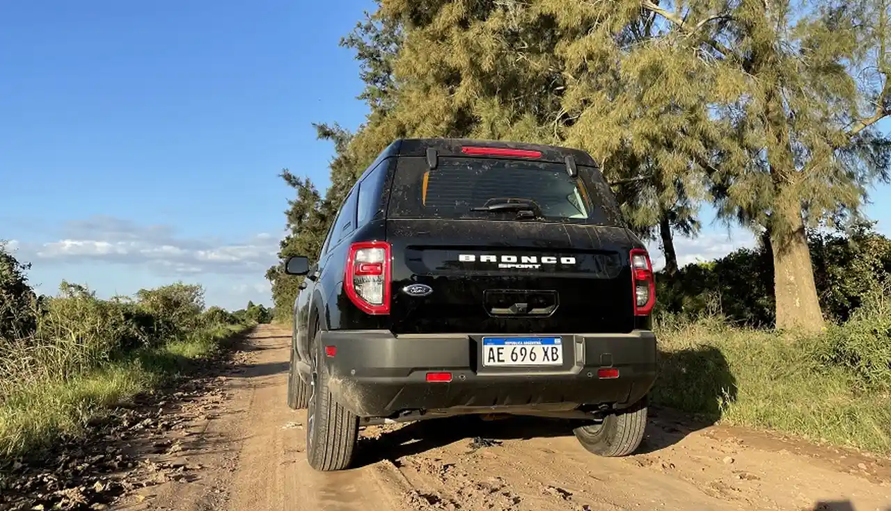 El portón del baúl de Bronco tiene doble apertura.