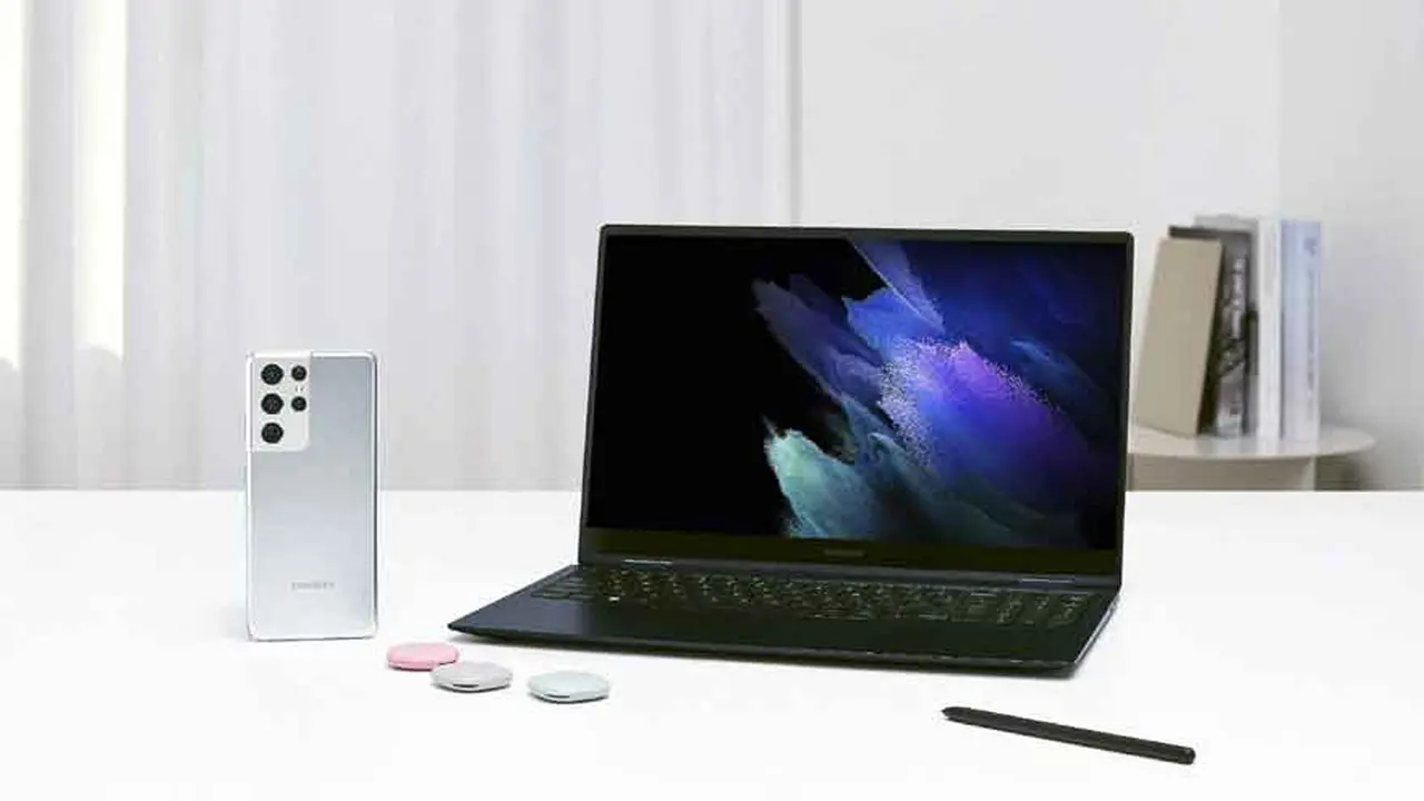 Samsung "moja la oreja" a Apple y lanza sus nuevas portátiles para competir con las MacBook