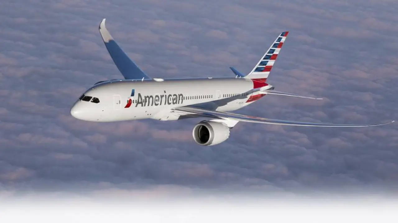 El avión que trajo al pasajero con Covid-19 era de American Airlines