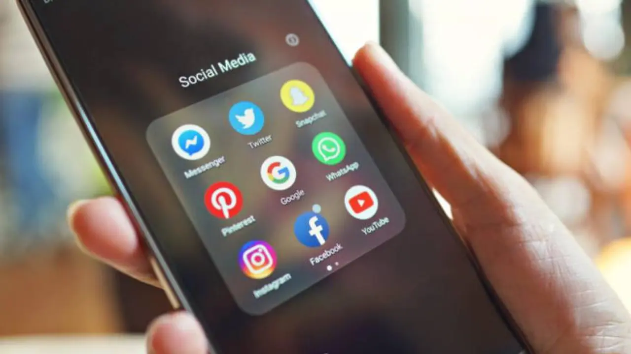 Las redes sociales son un caladero donde los partidos buscan votantes jóvenes.