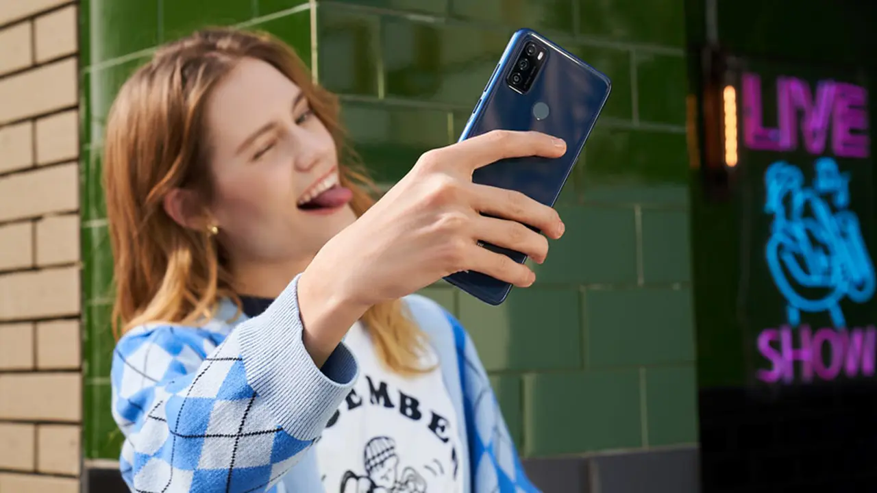 El modelo 5H ofrece mayor cantidade memoria RAM, más almacenamiento interno y cámara de más megapíxeles.