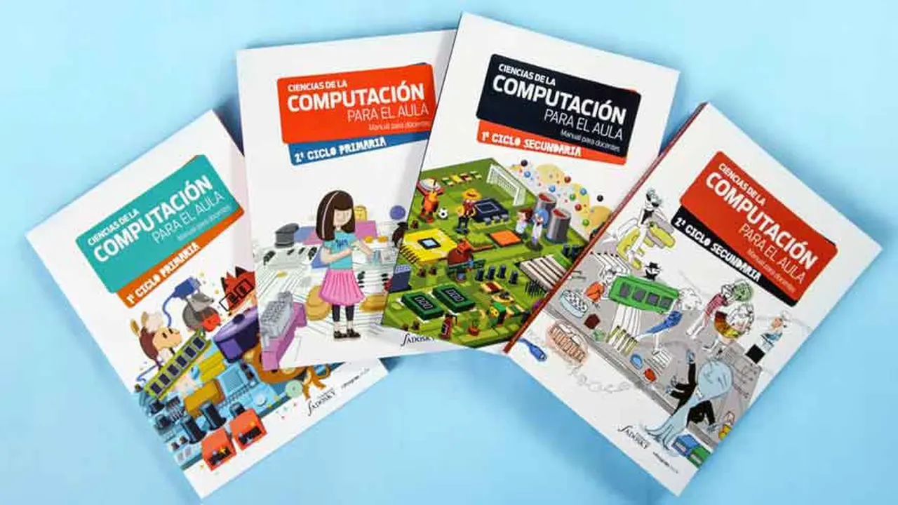 Cada manual tiene unas 300 páginas.