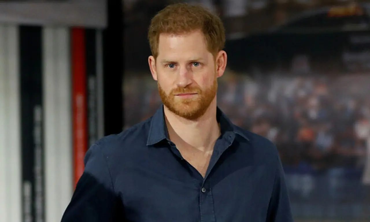 El príncipe Harry confiesa que bebía y consumía drogas para evadir el dolor por la muerte de Diana