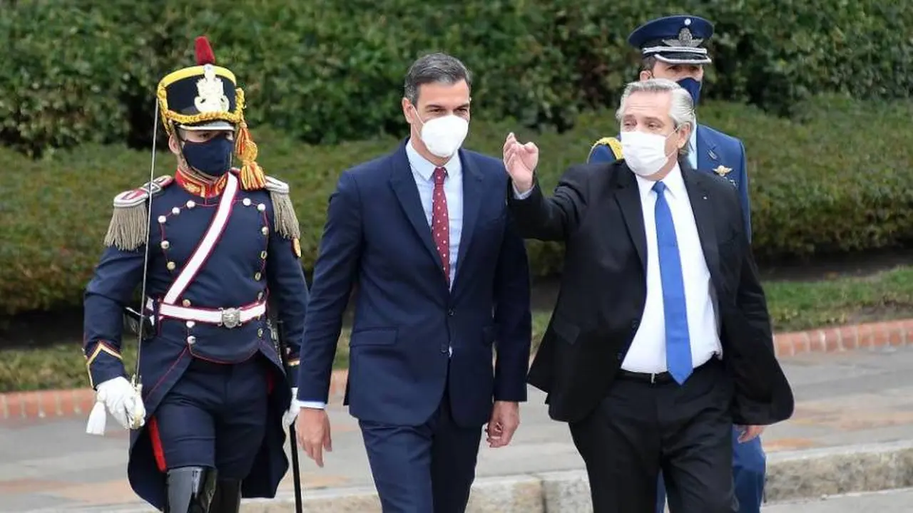 Fernández desconoció la identidad argentina y latinoamericana frente al mandatario español.