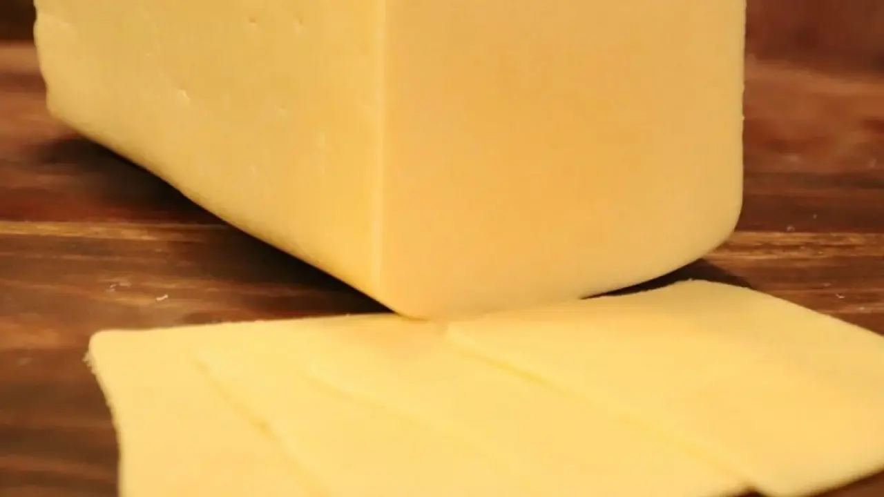 El kilo de queso en fetas es significativamente más caro en Argentina
