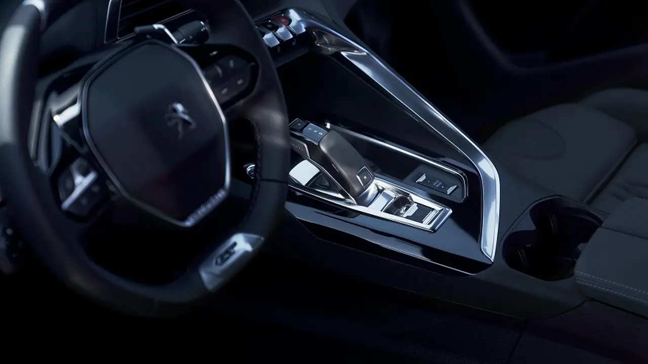 Más tecnología y confort para los nuevos Peugeot 3008 y 5008.