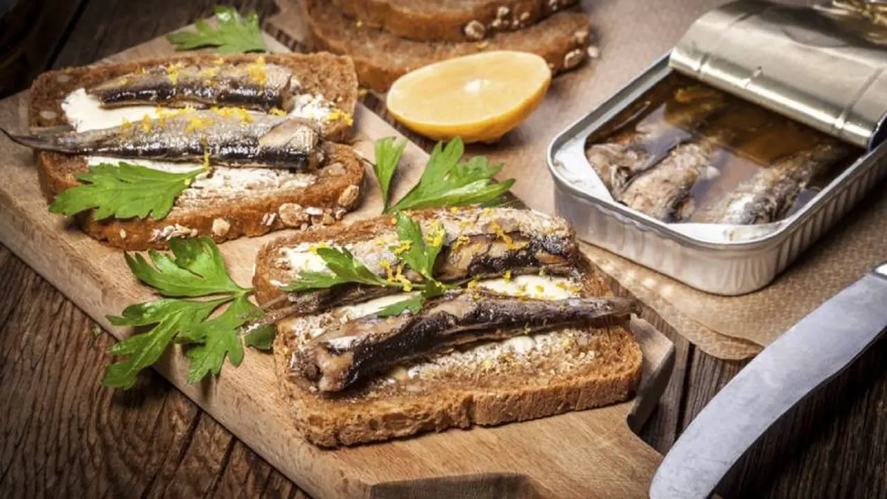 Las sardinas componen este listado de alimentos con vitamina D