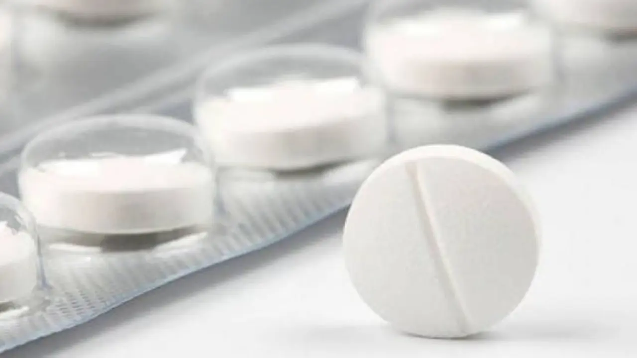 El paracetamol es un medicamento de uso frecuente para tratar síntomas como la fiebre