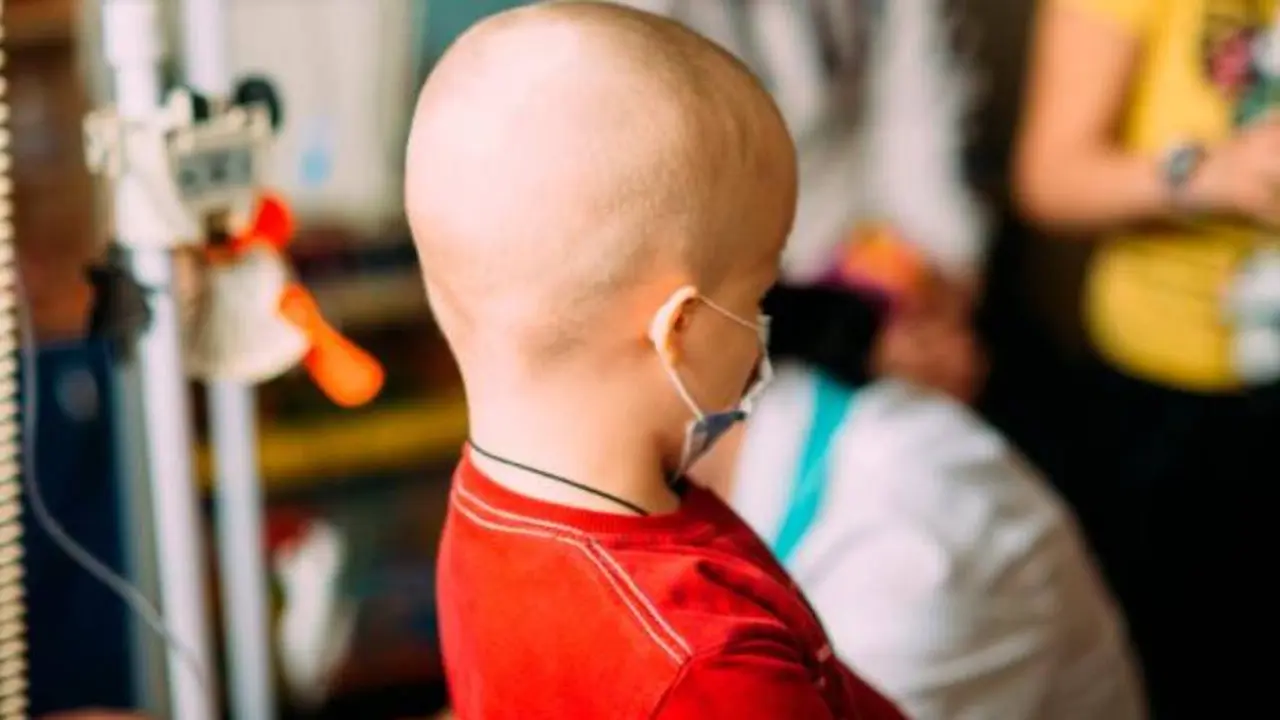 Los niños con progeria tienen un crecimiento desproporcionado de su cabeza, entre otros síntomas