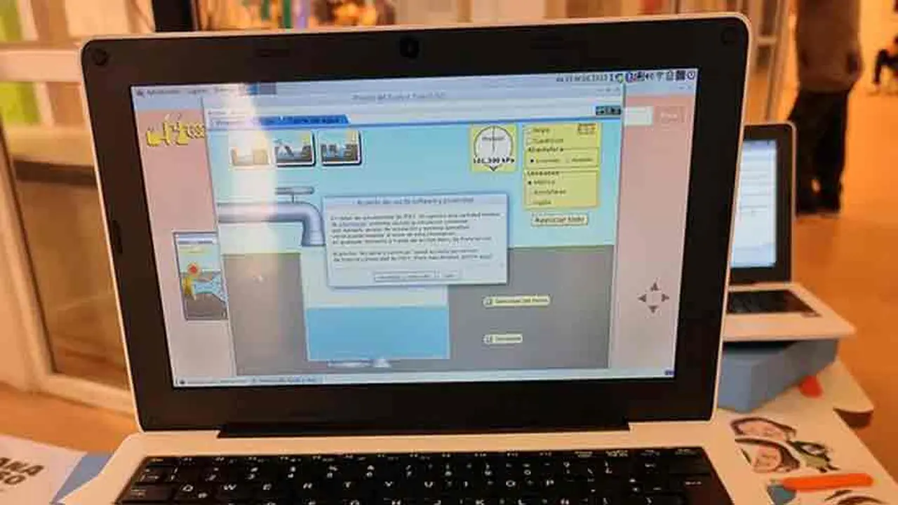 Recursos educativos en una netbook con Huayra 5 instalado. 