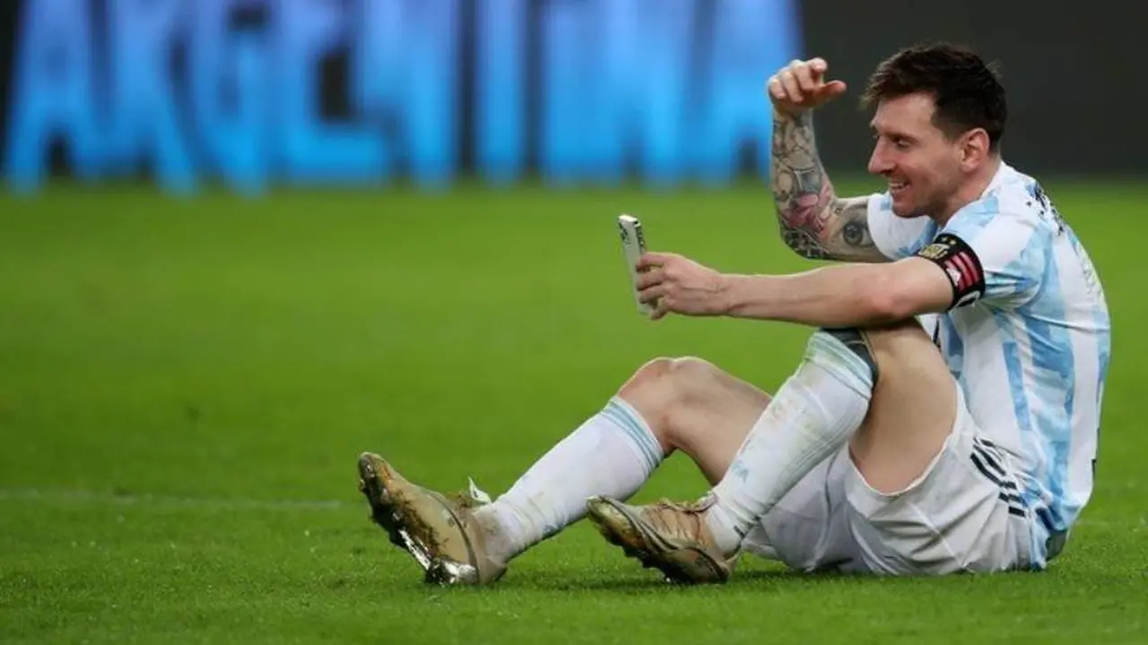 Una de las videollamadas de WhatsApp más famosas de la historia fue la de Lionel Messi en la Copa América 2021.