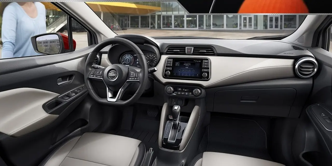 Así es el Nissan Versa por dentro.