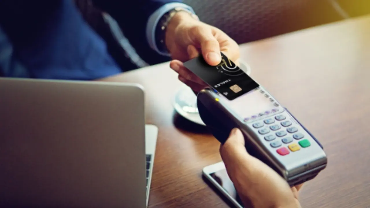 El pago sin contacto protege a las tarjetas de posibles daños físicos.