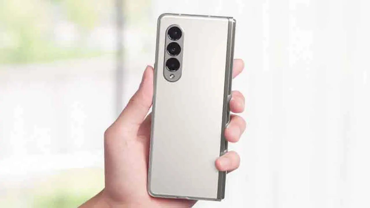 El Z Flip3 tiene tres cámaras traseras.
