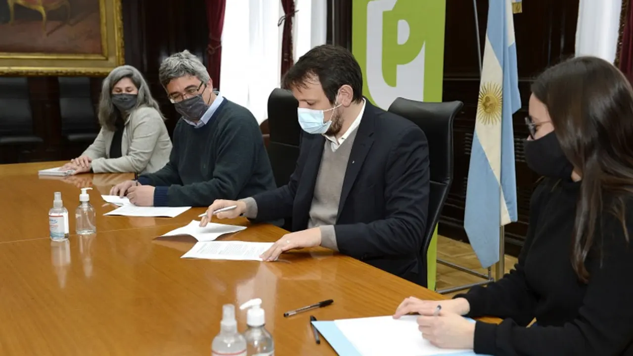 Provincia Fideicomisos: nueva línea de financiación para el fortalecimiento de la cadena láctea bonaerense
