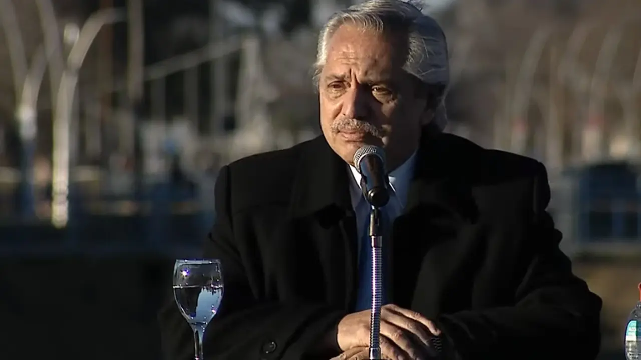 Alberto Fernández se presentó ante la Justicia y ofreció la mitad de su salario para el Malbrán