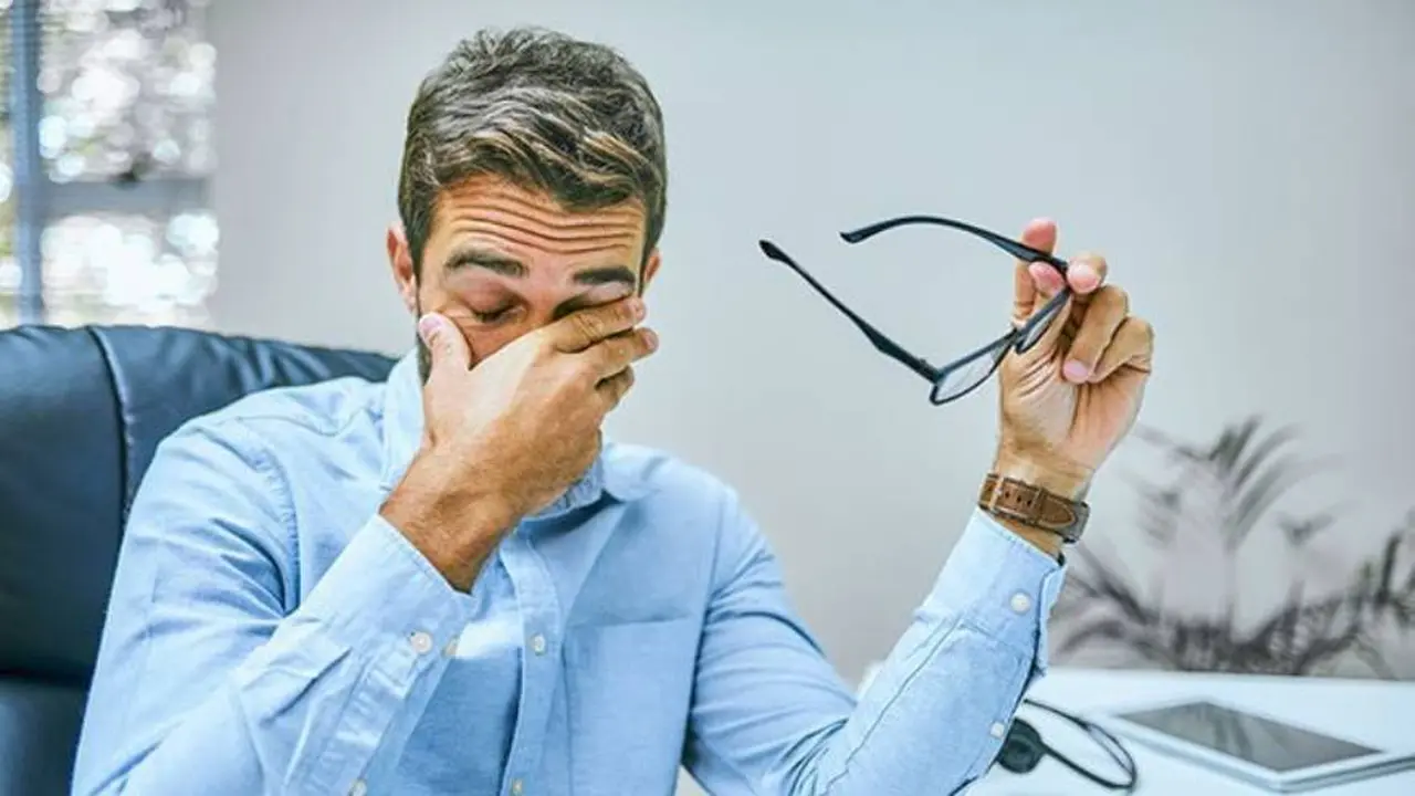 Los niveles altos de estrés pueden provocar dolor de cabeza