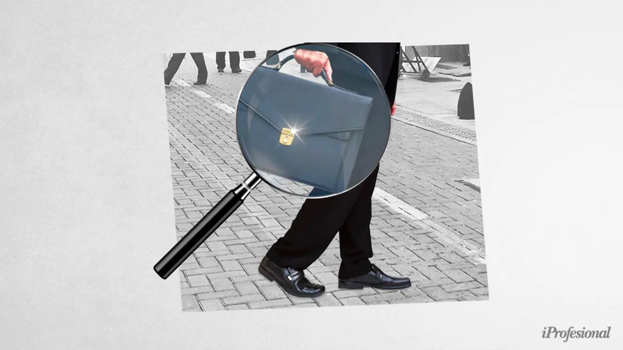 Con el dólar en escalada, se derrumba el consumo y aumentan los despidos