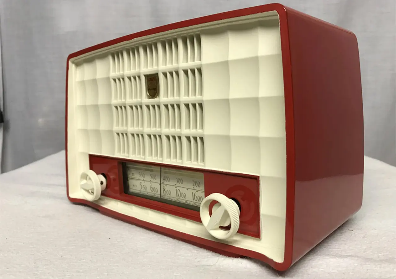 Una vieja radio de Philips. La empresa llegó a tener mucho peso y definió estándares adoptados por toda la industria.