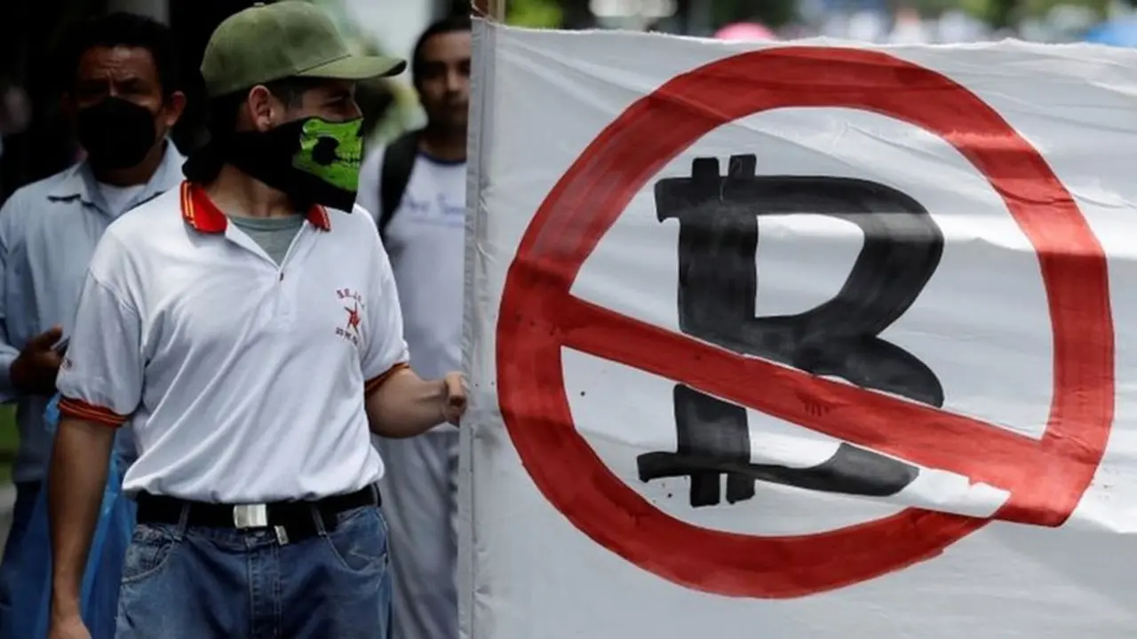 La utilización del Bitcoin como moneda de curso legal en EL Salvador trajo polémica y resistencia