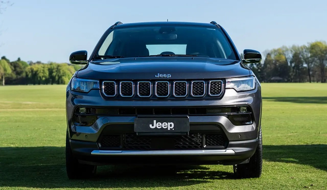 Jeep Compass completa el top ten de los más vendidos en agosto.
