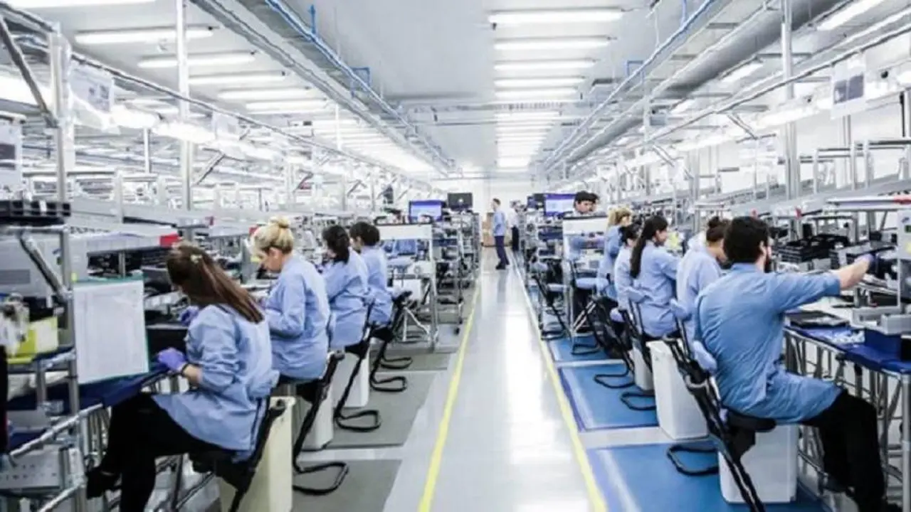 omo el ensamble de productos tecnológicos de marcas locales e internacionales como Samsung y es propietaria de una serie de firmas con base en Tierra del Fuego como Brihgstar; Capdo; Famar Fueguina; GMRA; IATEC, entre otras.