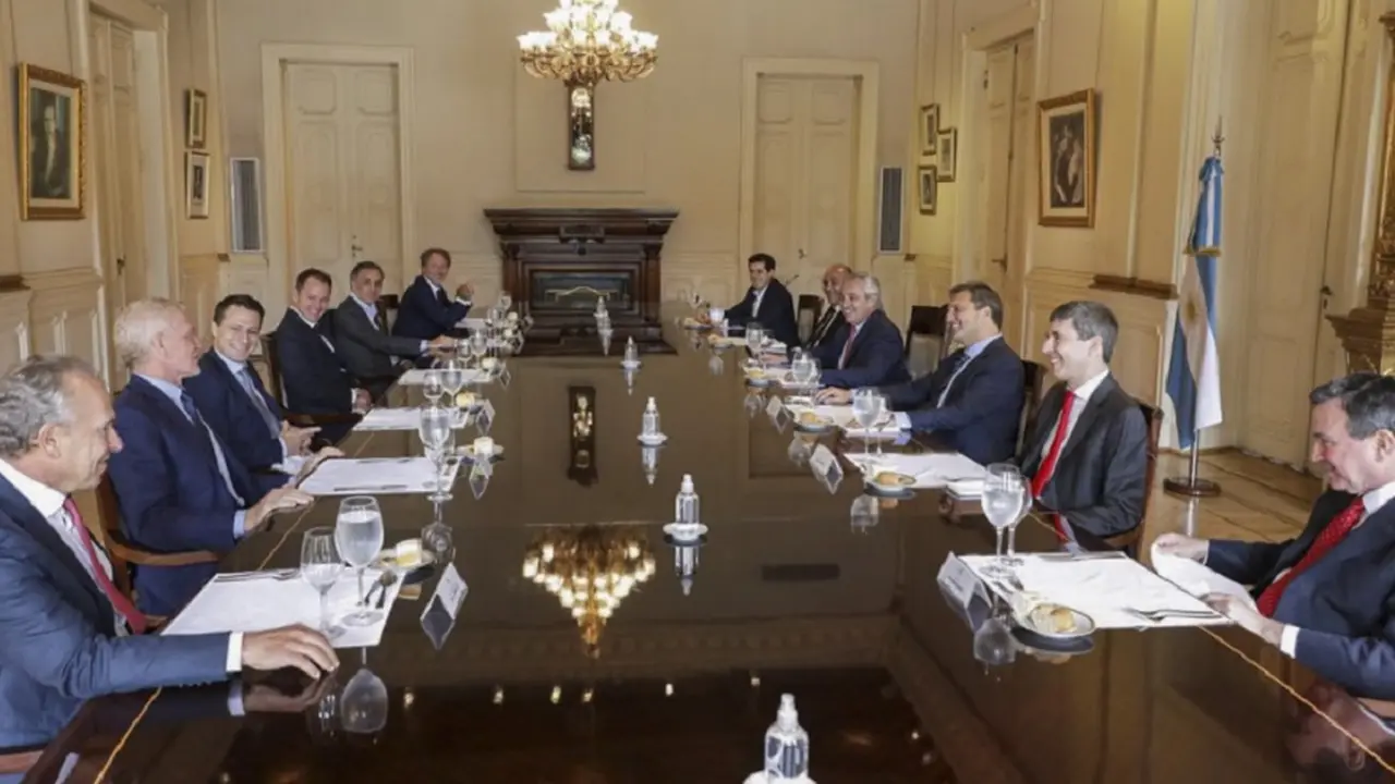 En tanto, para los próximos 12 meses, el 59% manifiesta que el escenario empeorará; el 22%, que estará igual; y el 19%, que mejorará.