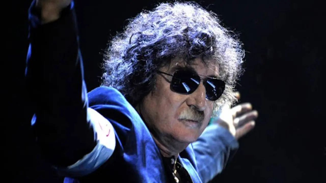 Charly García cantó dos de sus temas clásicos en el hotel Faena