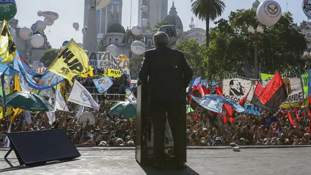 "Hay 2023": Alberto tuvo su plaza del Sí y declaró su independencia del kirchnerismo