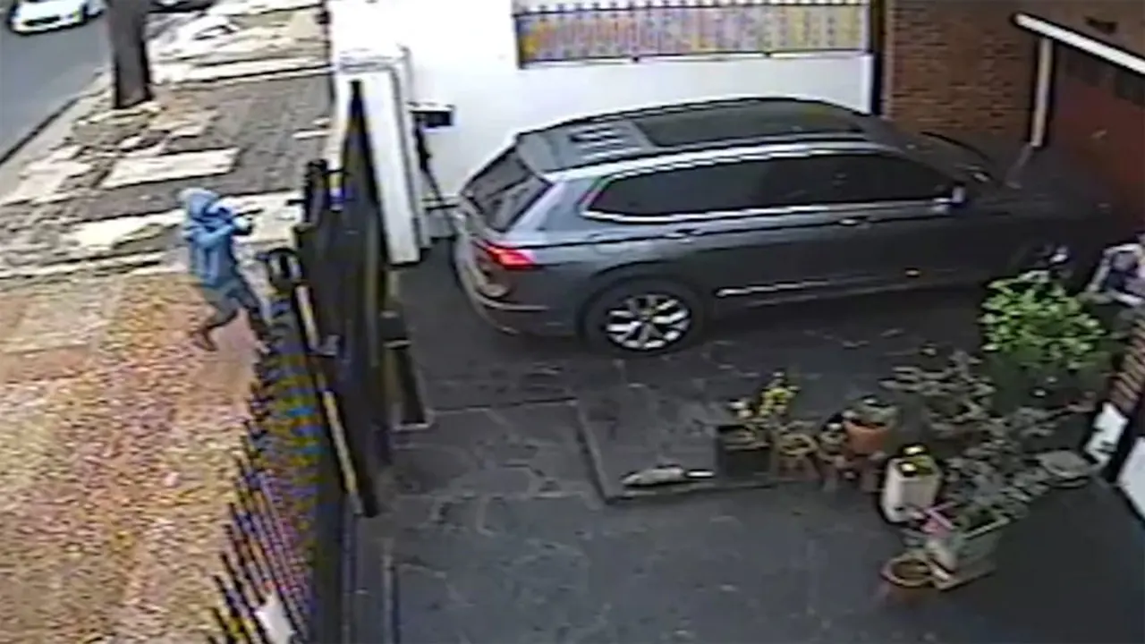 El momento en el que el sicario dispara contra Alberto Coria.