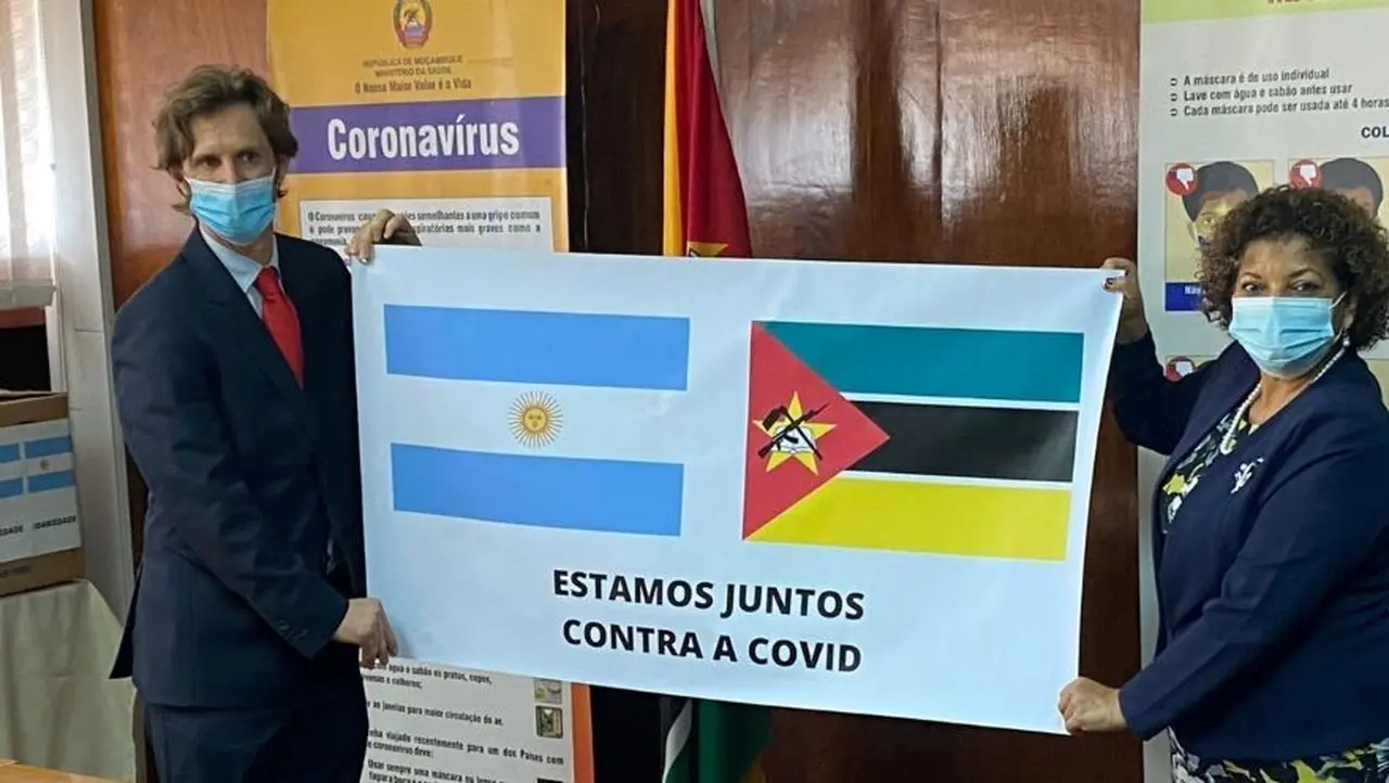 Llegaron a Mozambique 450 mil dosis de Astrazeneca donadas por Argentina