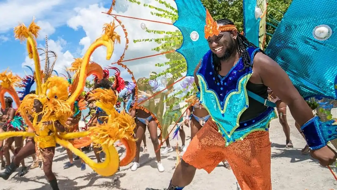Barbados renace como nueva república y se despide de la familia real británica