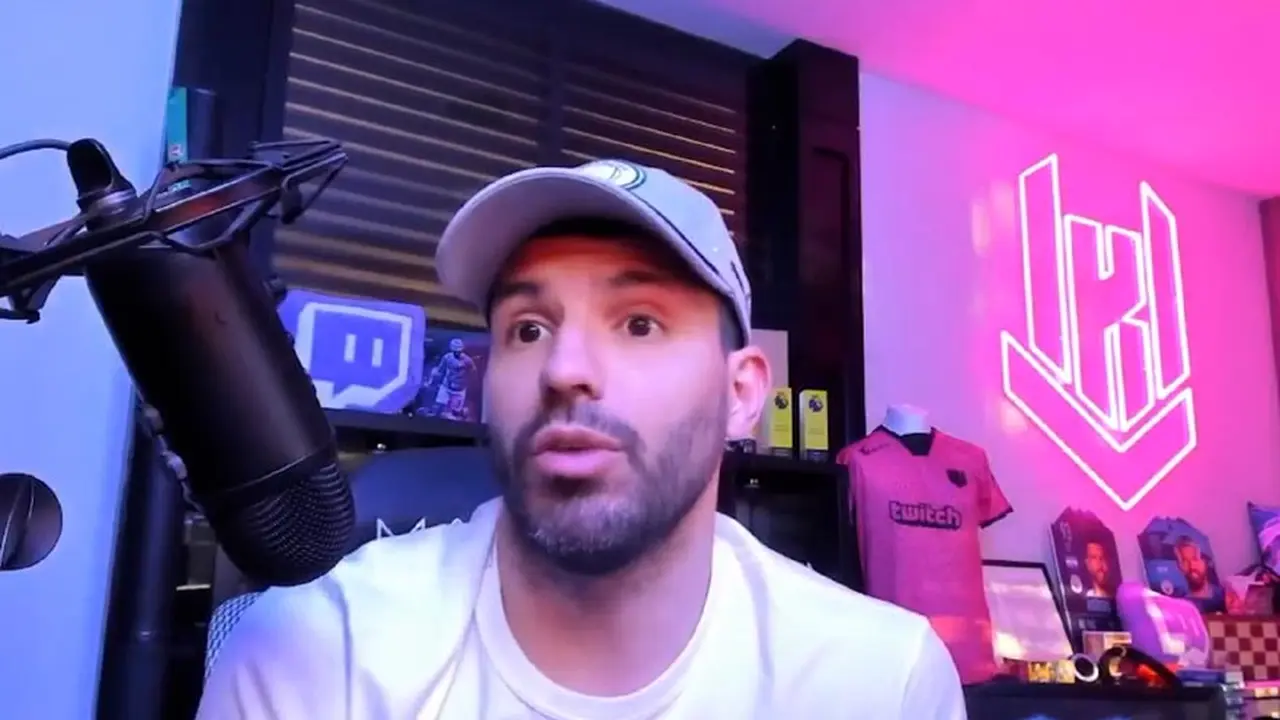 La carrera profesional del Kun Agüero ya tenía otros vértices además del fútbol