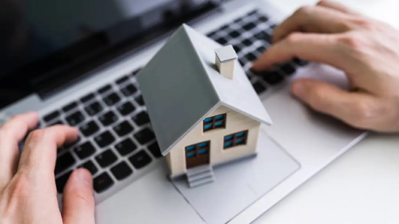 La empresa impone condiciones y un esquema de comisiones que complica a las inmobiliarias.