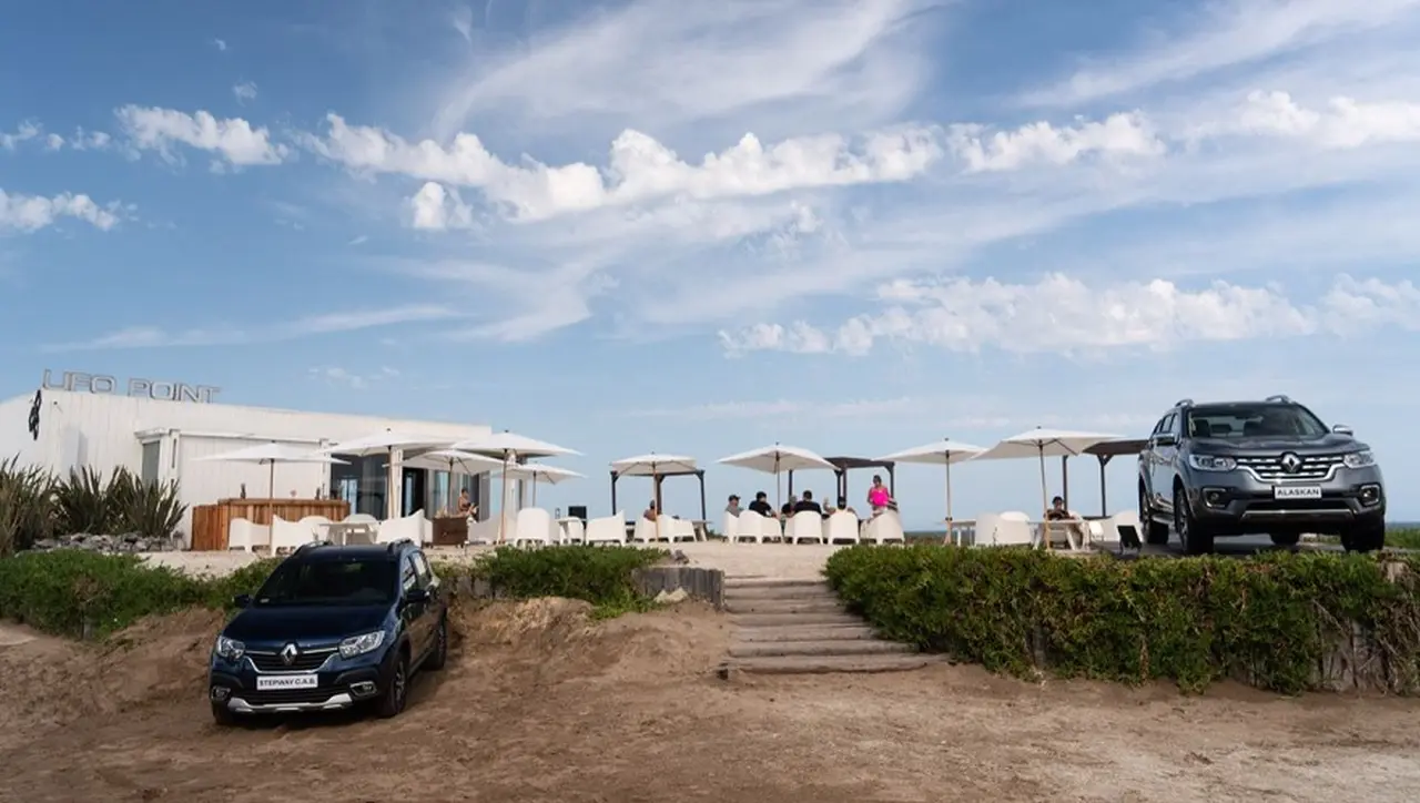 Renault Sandero CAB y Alaskan te reciben en Pinamar.