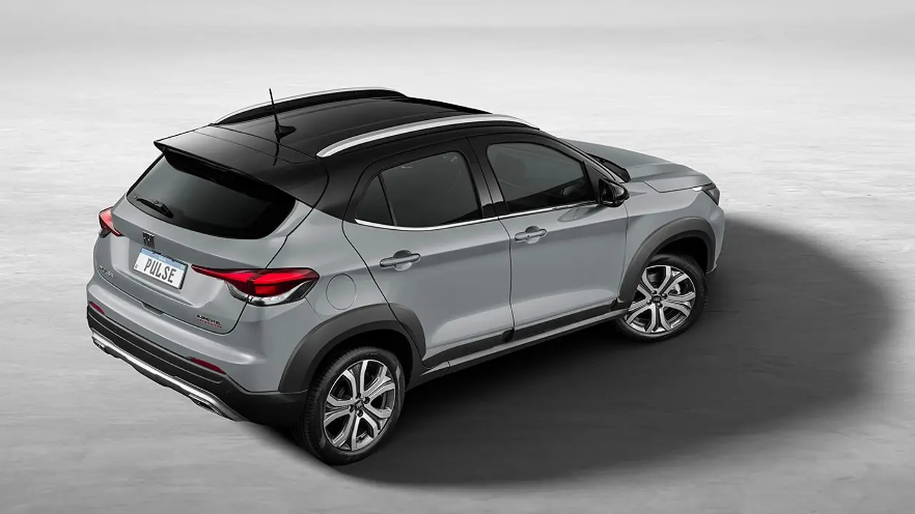 Fiat Pulse, con techo bitono.