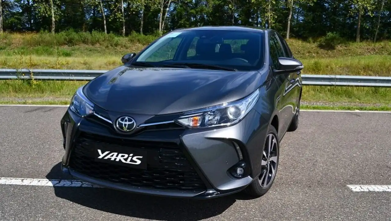 Nuevo Toyota Yaris sedán 2022.