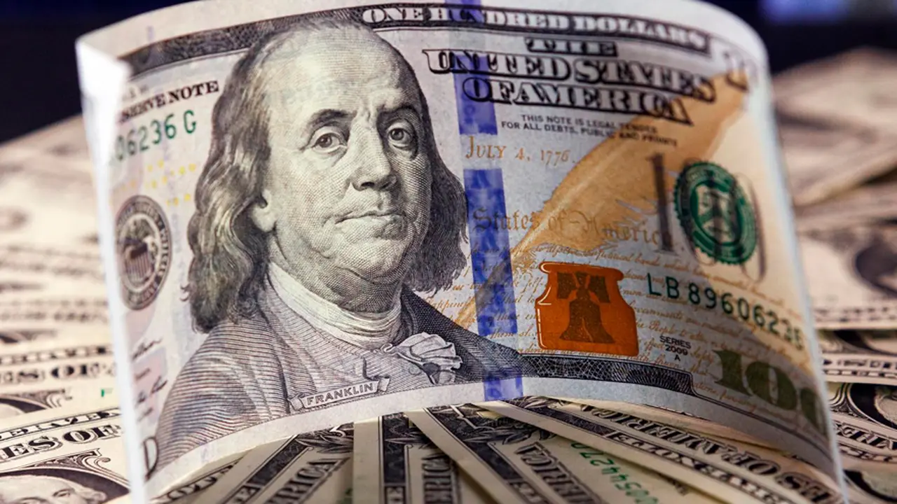las estimaciones de los economistas nacionales y extranjeros se ubican, por lo menos, 20% por encima de las metas oficiales para el dólar oficial