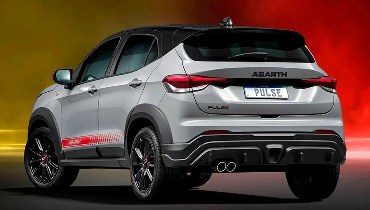 El Fiat Pulse Abarth tiene doble salida de escape.
