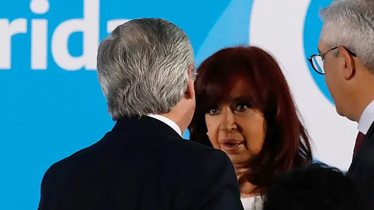 La tensión entre el Presidente y Cristina Kirchner se agudizó por el diagnóstico de la vice sobre una profundización de la crisis