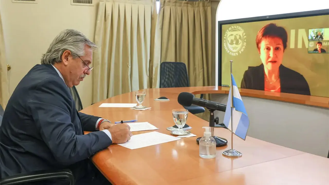 Fernández ratificó que cumplirá lo pactado con el FMI.