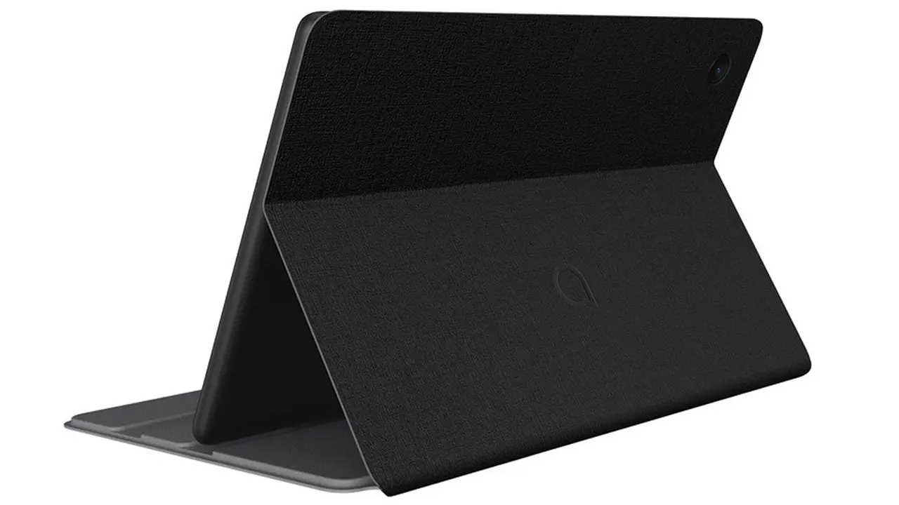 El cover incluido permite colocar la tablet en dos ángulos distintos prefijados.