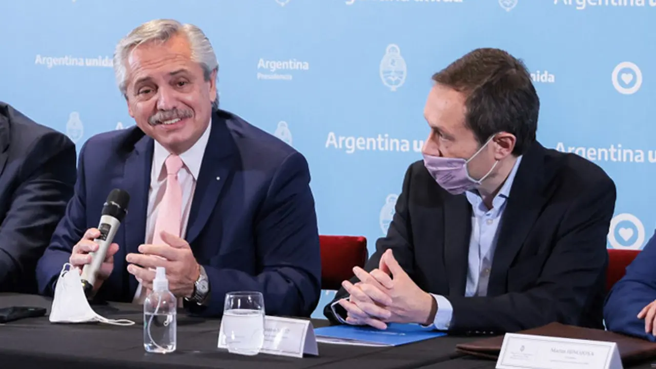 Gustavo Beliz anunció que preparan un proyecto para regular el uso de las redes sociales