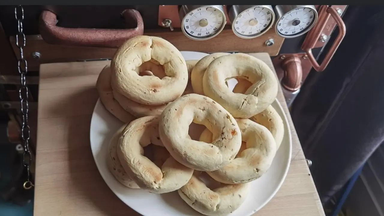 La docena de chipá sale 20 euros.
